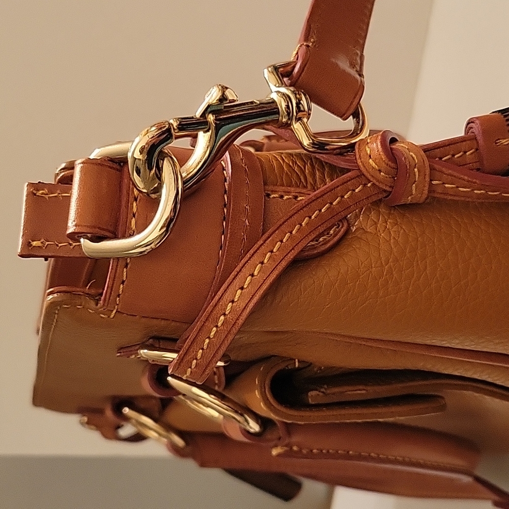 Dooney and Bourke Pepple grain leather Crossbody bag 11×9×4 - Picture 2 of 8